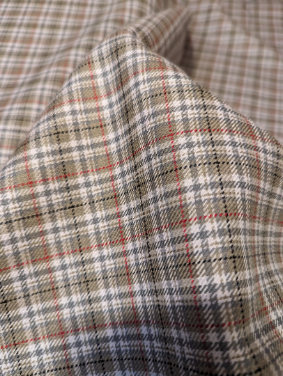 Nice and Accurate Handwoven Tartan Fabric